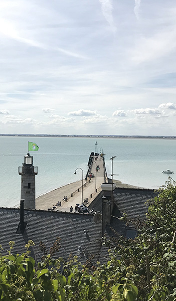 Vue de la jetée à Cancale